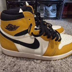 Nike Air Jordan 1 Retro High OG Yellow Ochre Size 11½ DZ5485-701 Black White